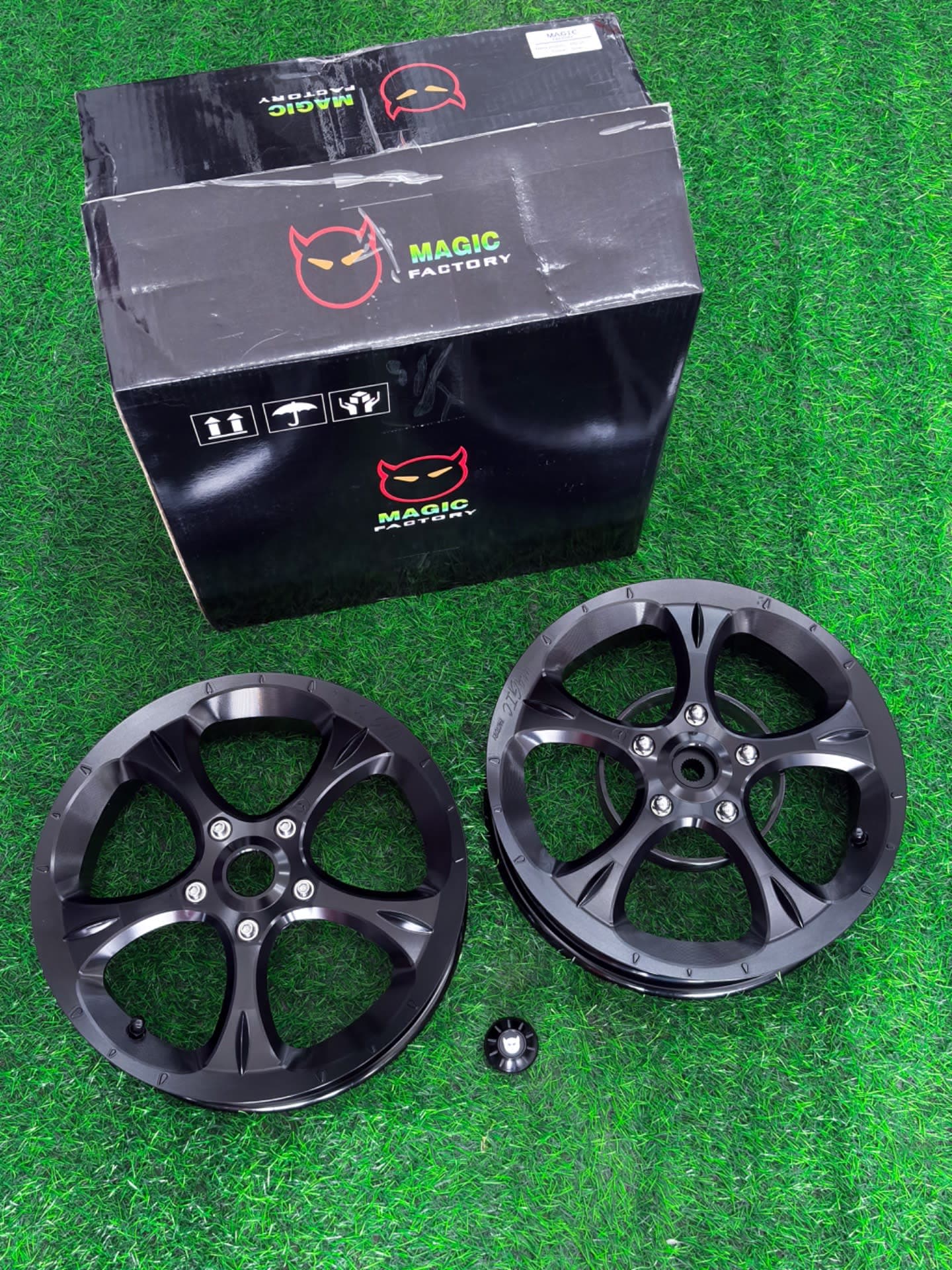 Magic Factory Velg MG 25 Ice Blue - Image 1