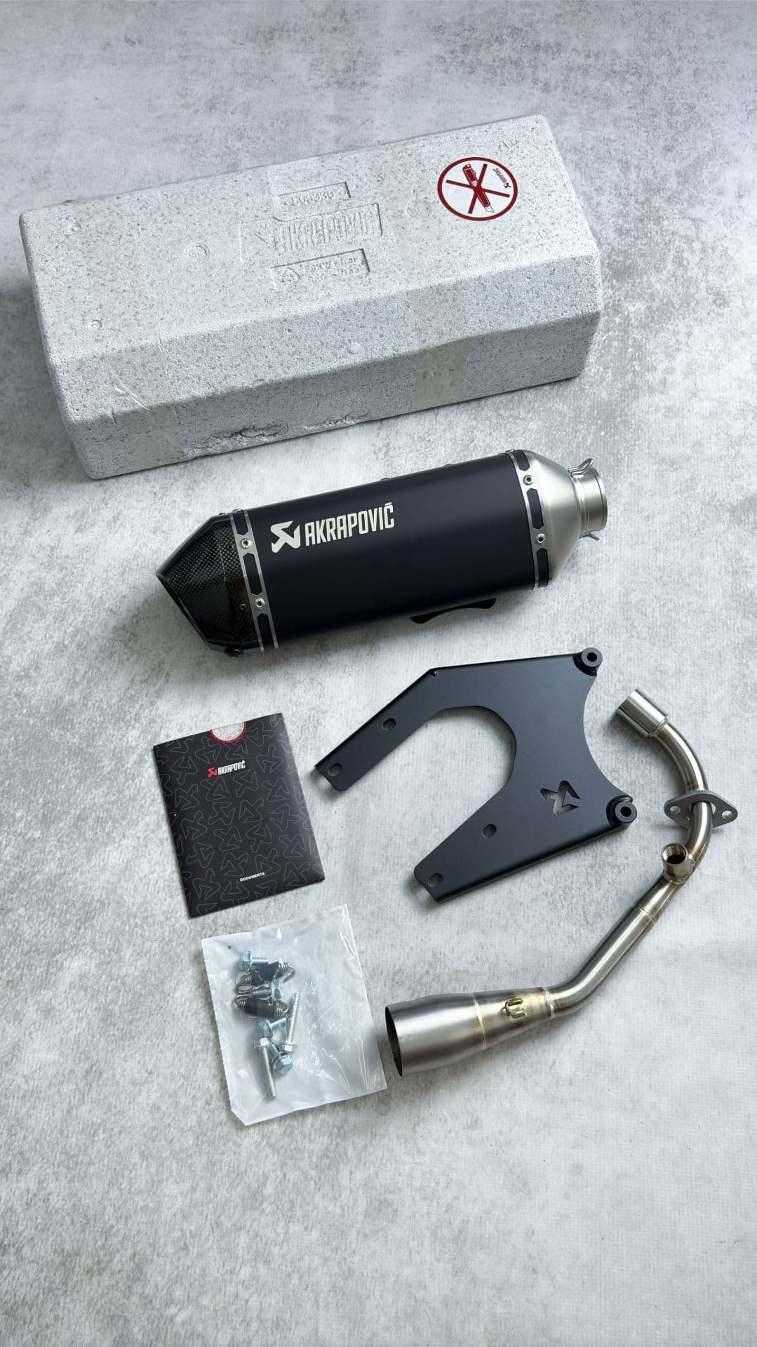 Knalpot Akraprovic Euro 4 Black Carbon - Image 1