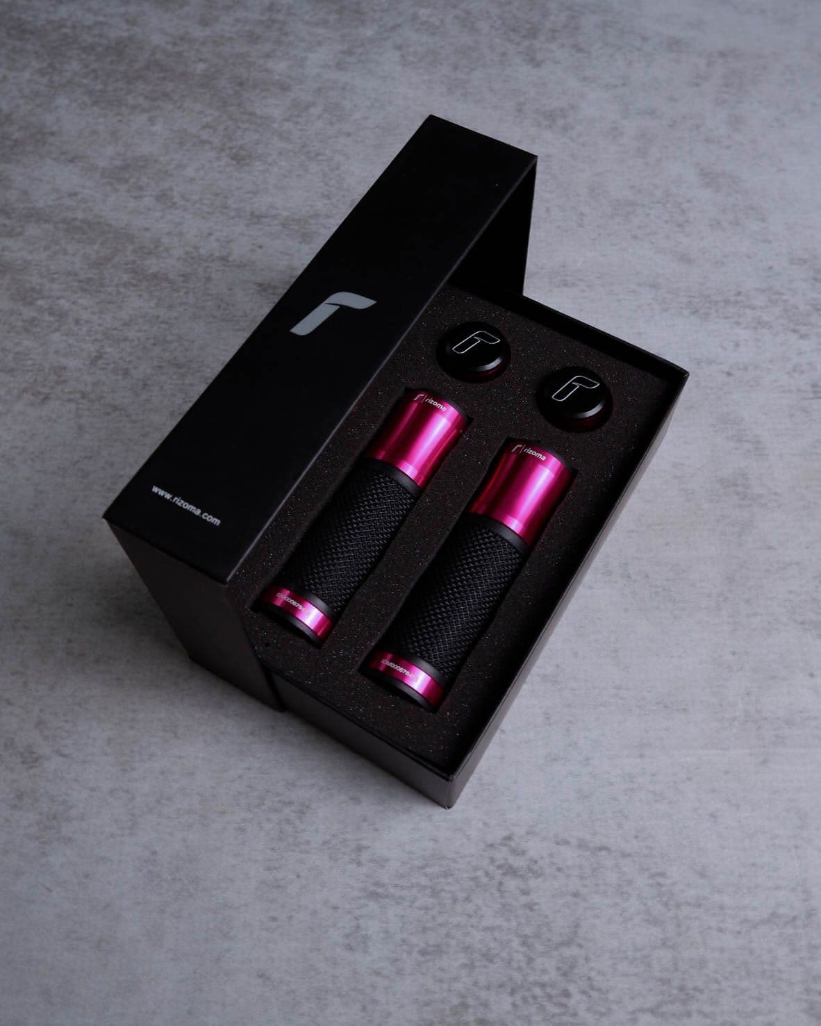 Rizoma Handgrip Bar End Pink - Image 1