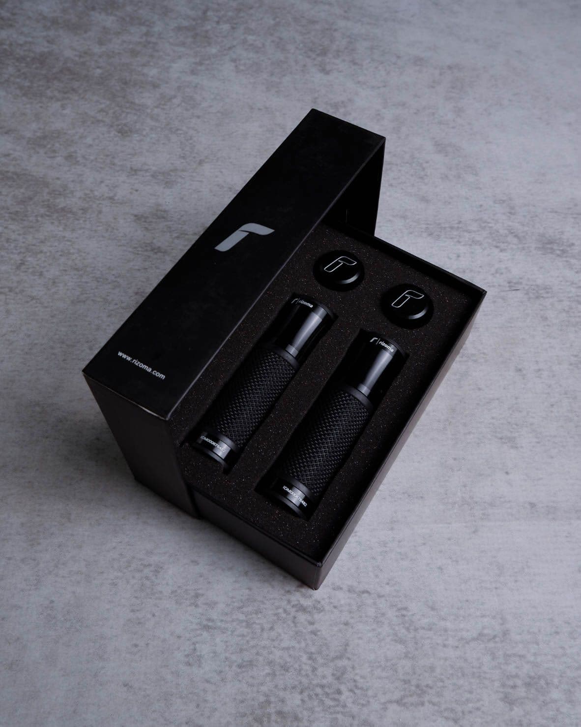 Rizoma Handgrip Bar End Black - Image 1