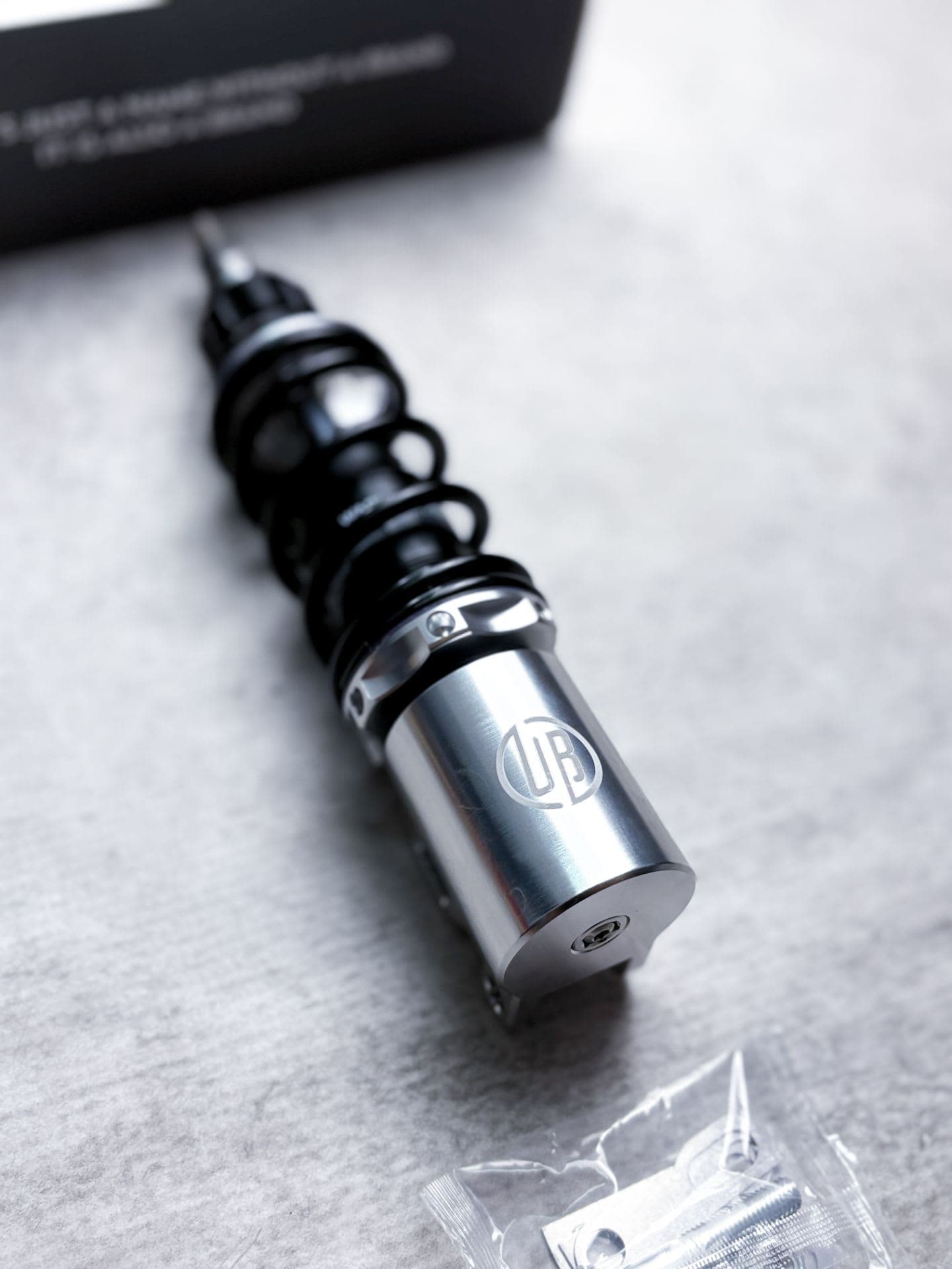 Unbrand Shock Absorber Low Fitment Silver - Image 2